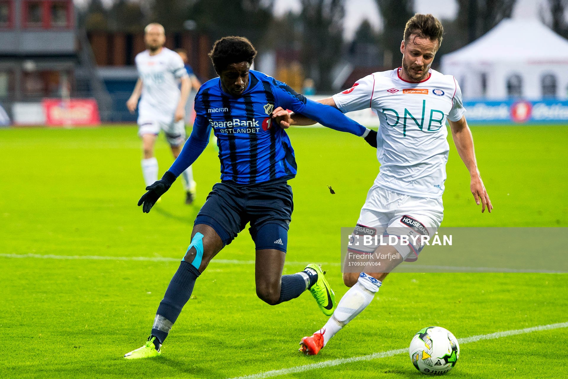 Moussa Jailani Njie of Stabæk and Robert Mikael Lundstrøm of Vålerenga during the Eliteserien match between Stabæk and Vålerenga on September 30, 2017 in Bekkestua.