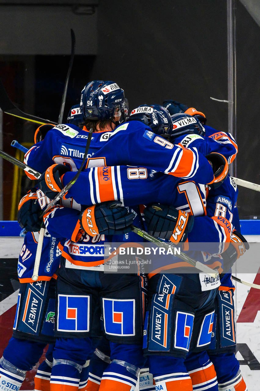 Växjös spelare jublar