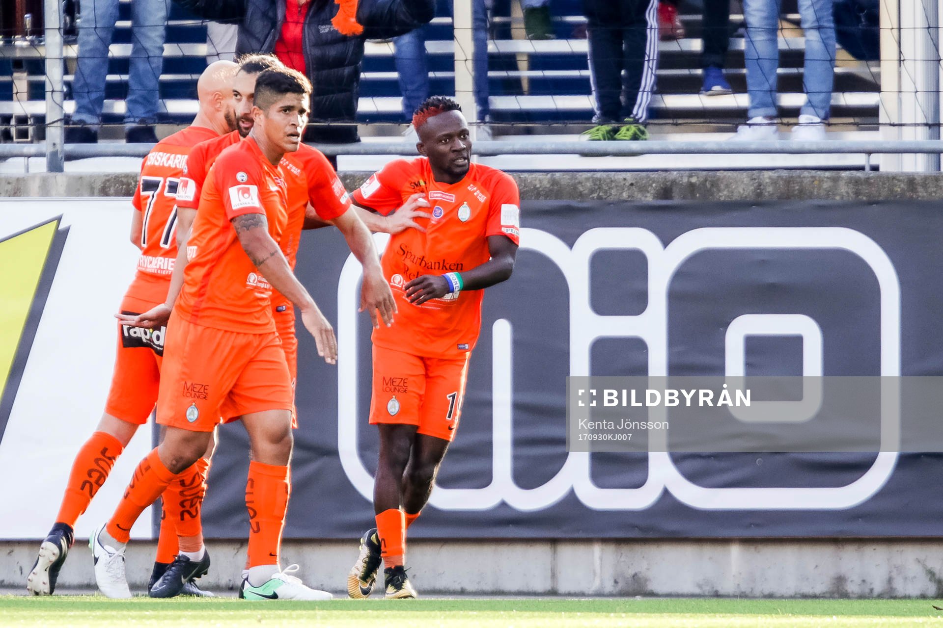 AFC Eskilstunas Mohamed Buya Turay jublar