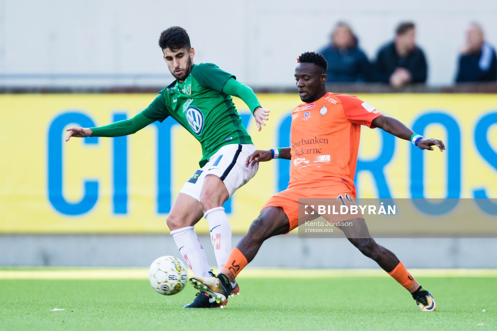 Jönköpings Jonathan Tamimi och AFC Eskilstunas Mohamed