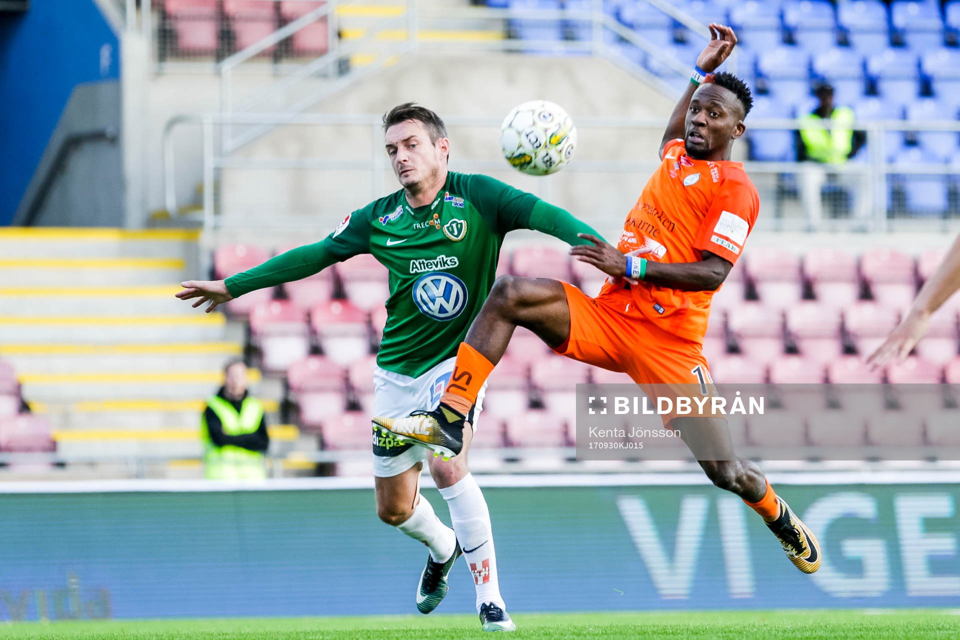AFC Eskilstunas Mohamed Buya Turay och Jönköpings Daryl
