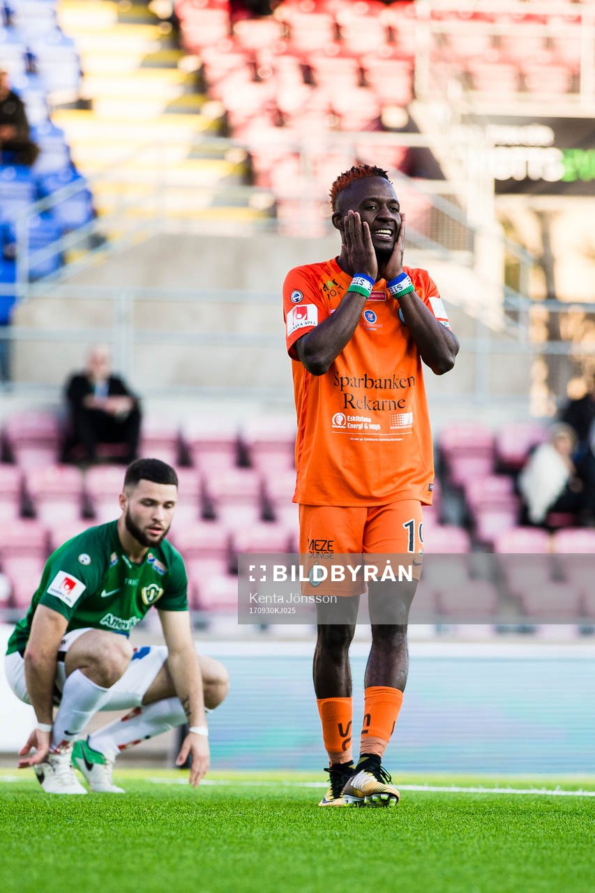 AFC Eskilstunas Mohamed Buya Turay deppar