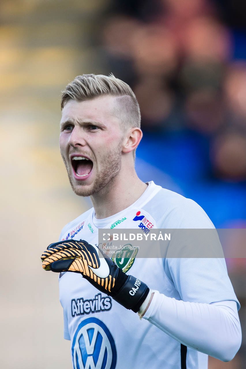 Jönköpings målvakt Anton Cajtoft reagerar