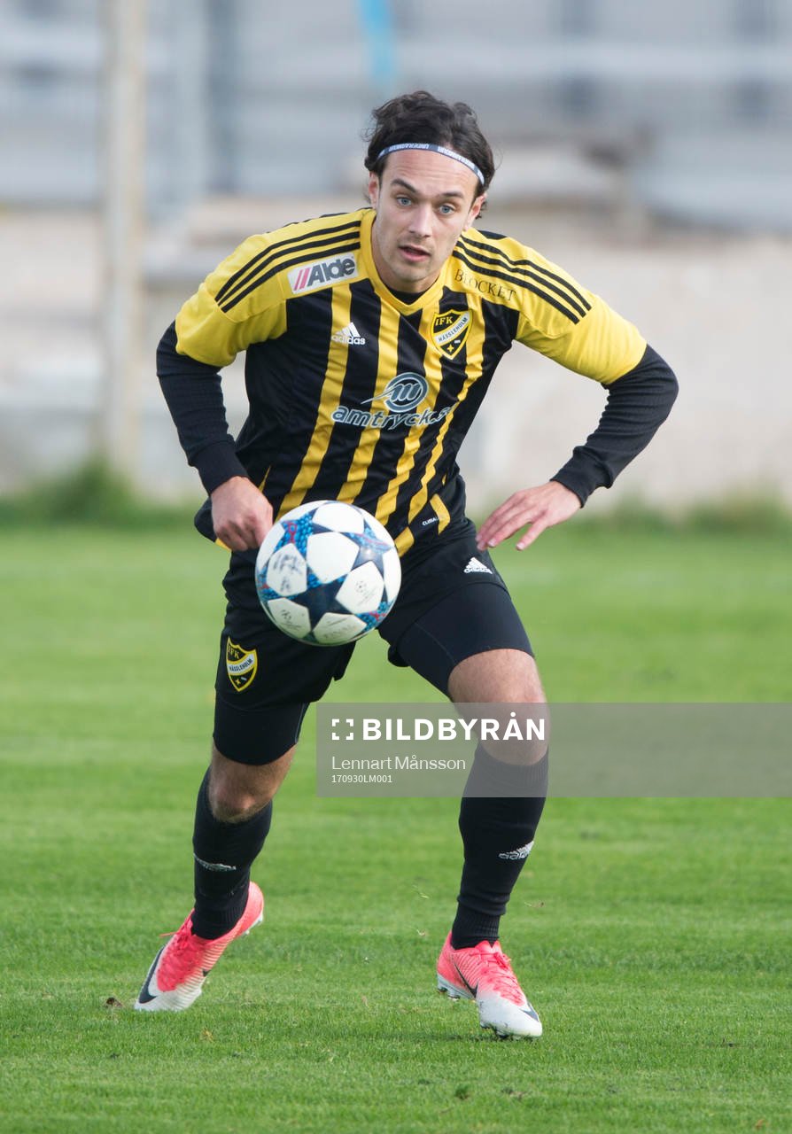 IFK Hässleholms Karim Al-Asi i matchen i division 2 mellan