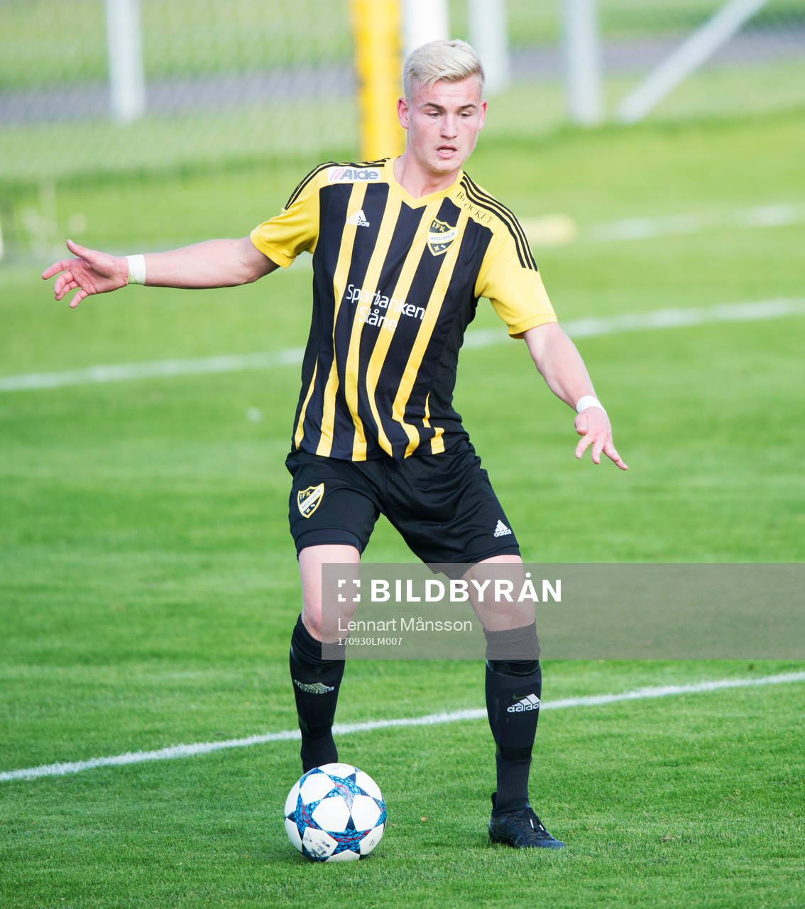 IFK Hässleholms  Linus Svensson i matchen i division 2