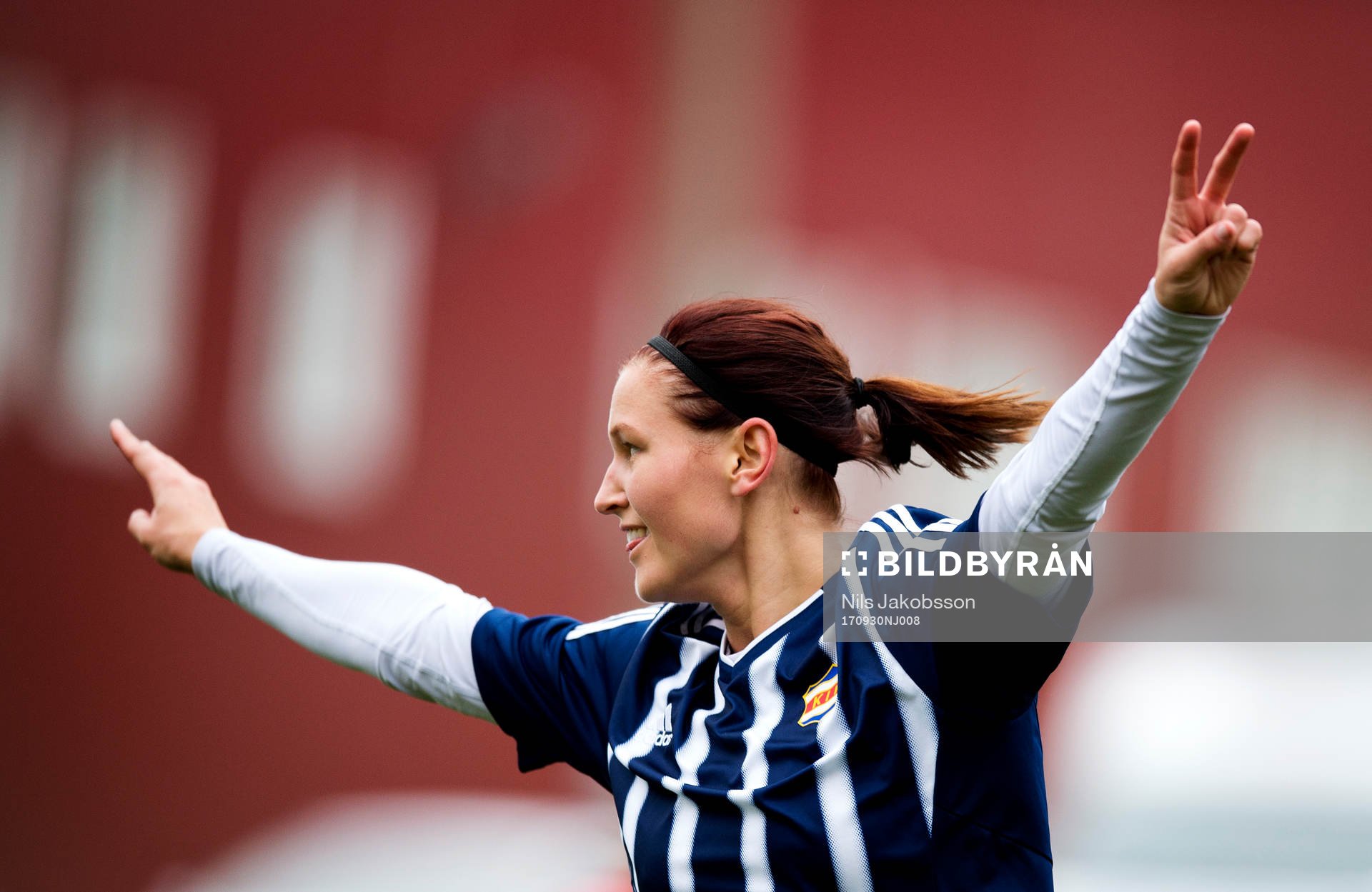 Kovlands Jenny Nordenberg jublar