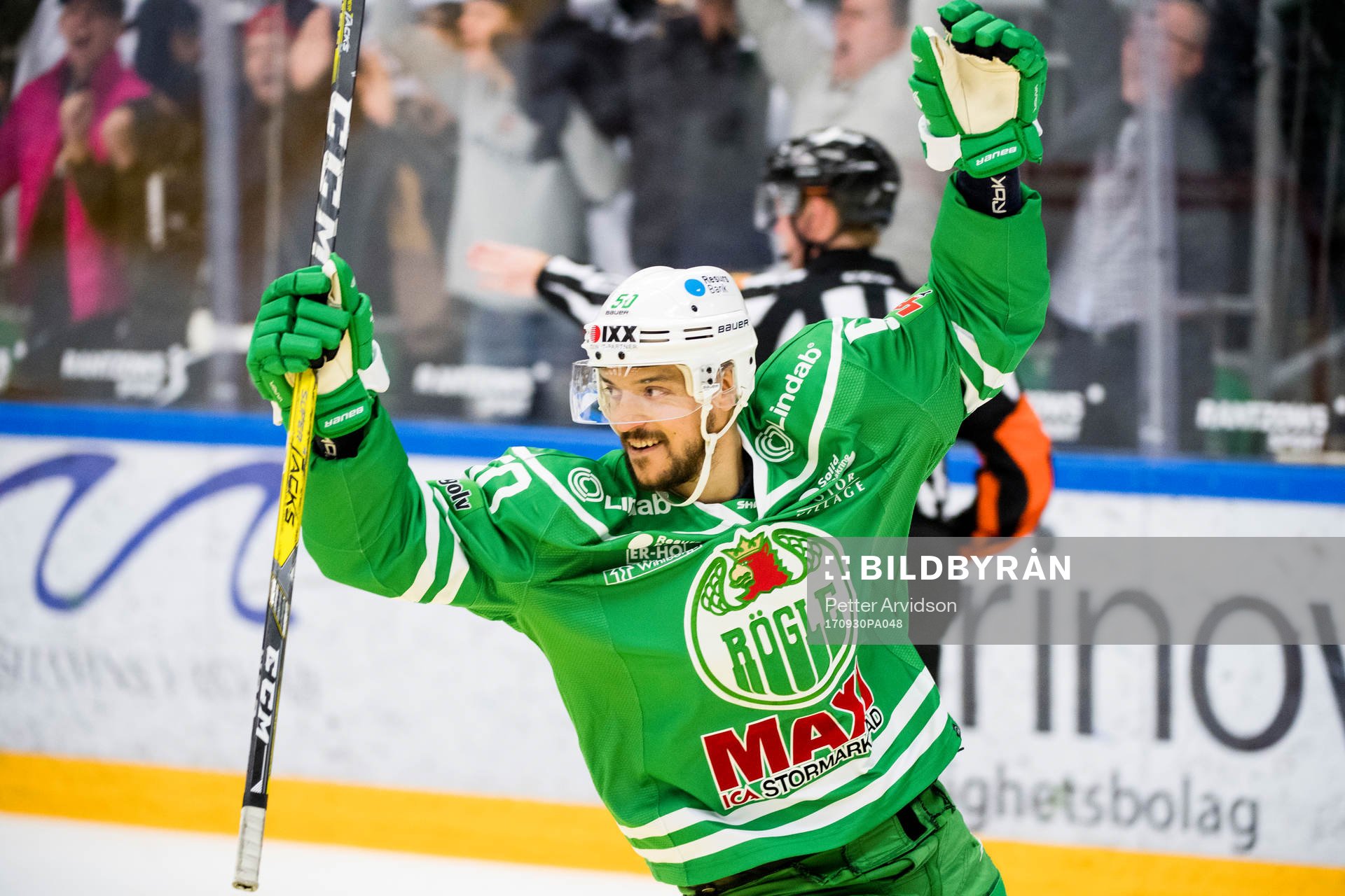 Rögles Juhamatti Aaltonen jublar