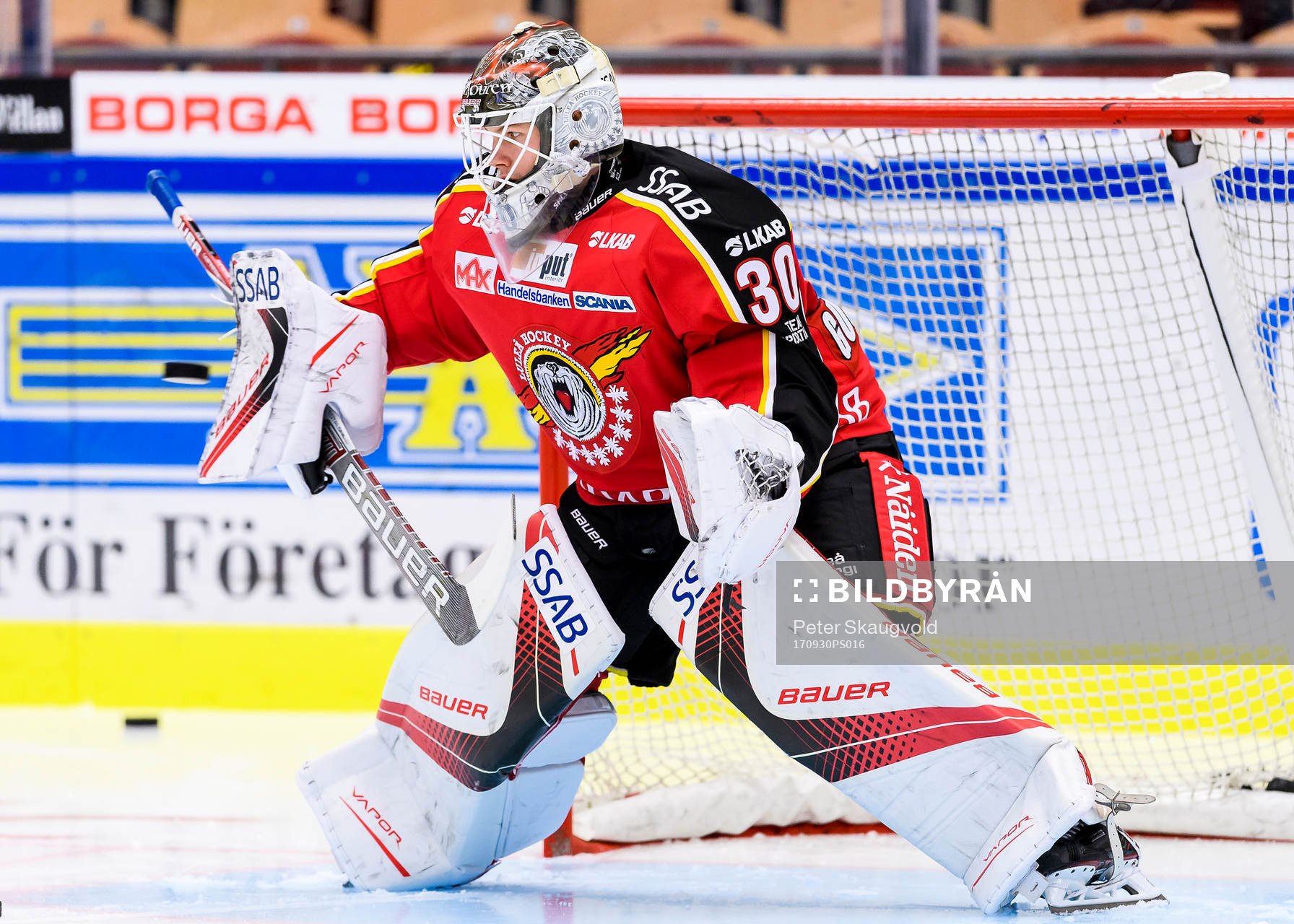 Luleås målvakt Filip Gustavsson på uppvärmningen