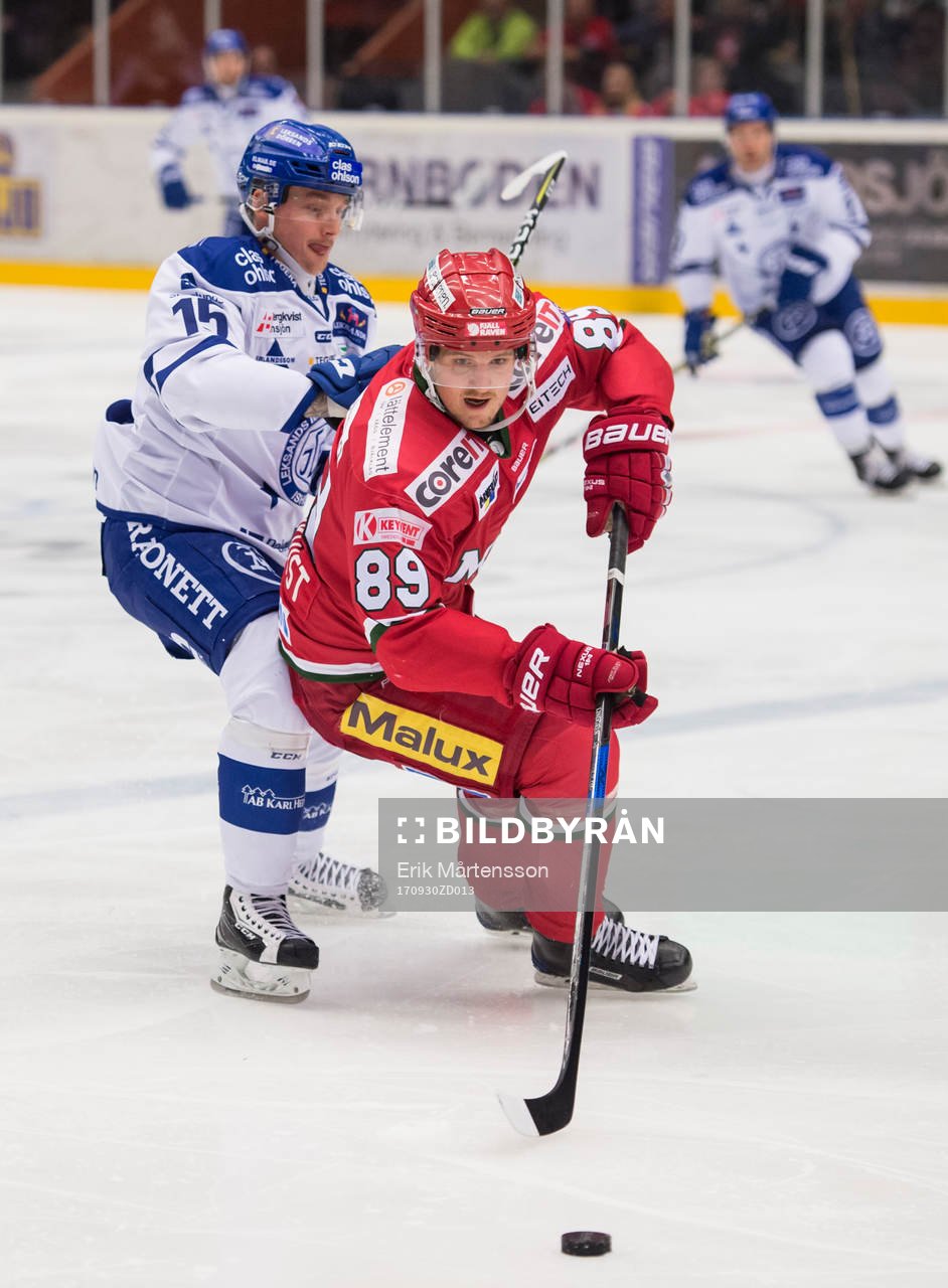 Leksands Johan Porsberger och Modos Patrik Karlkvist i kamp