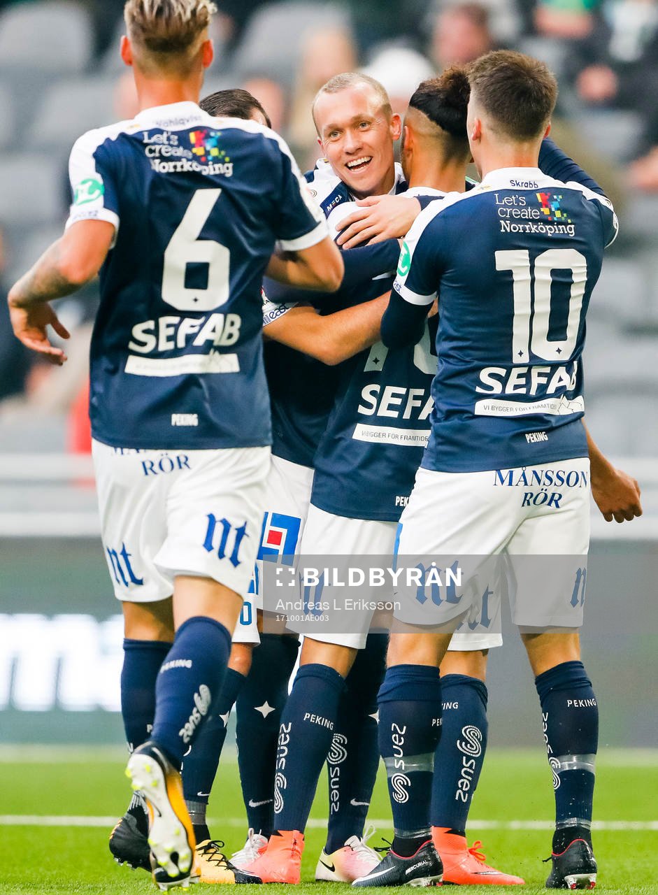 Norrköpings spelare jublar