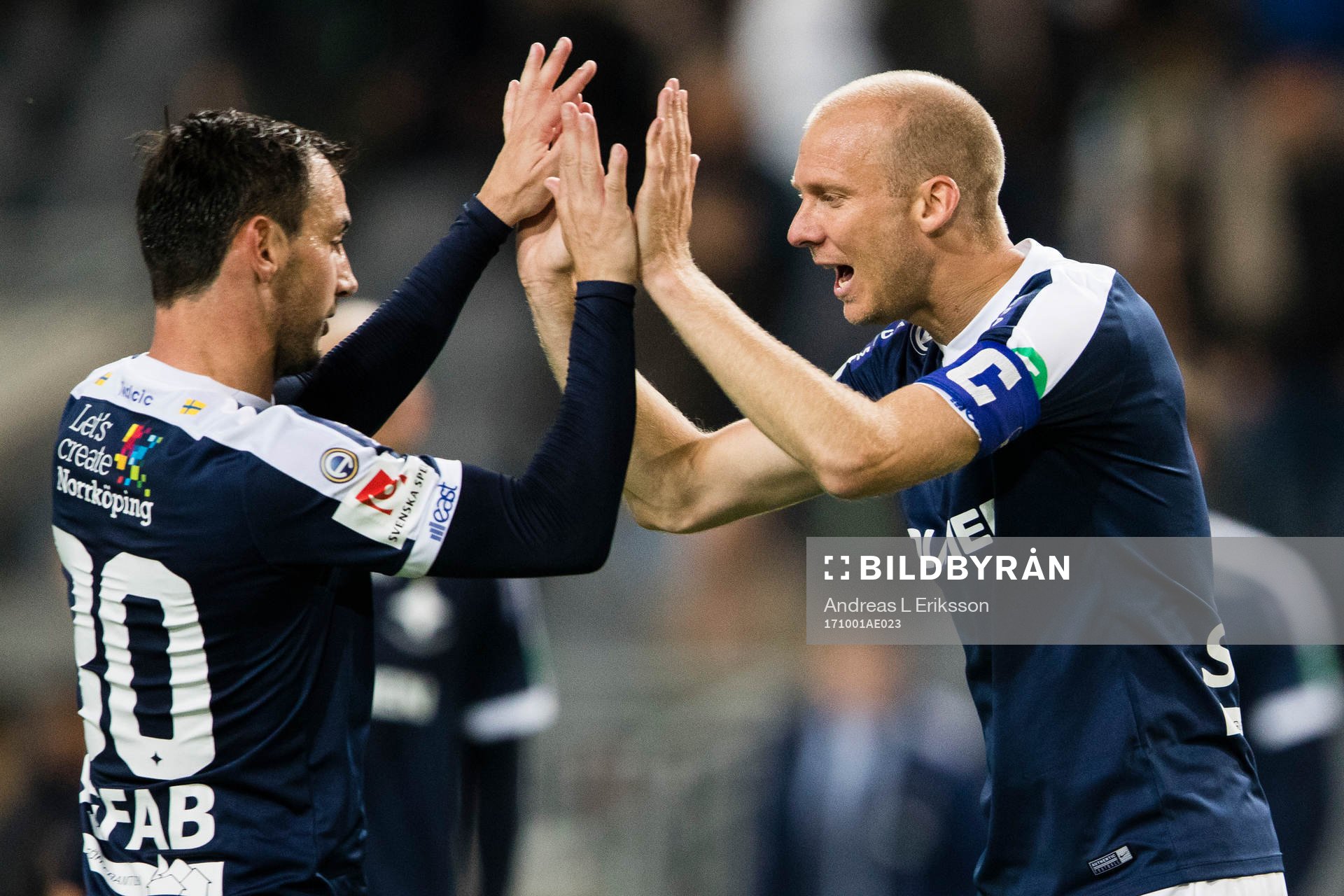 Norrköpings Nikola Tkalcic och Andreas Johansson jublar