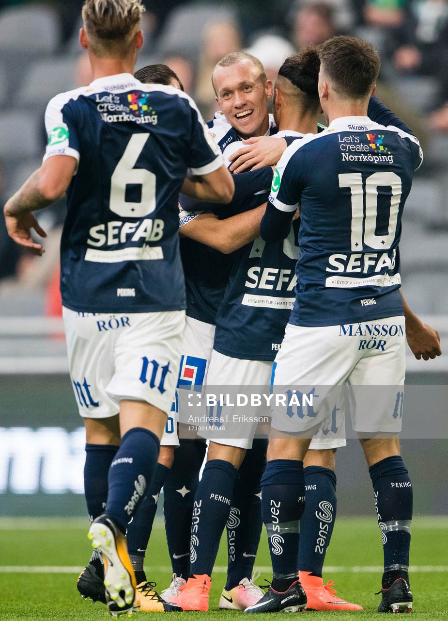Norrköpings Gudmundur Thorarinsson jublar under fotbollsmatchen i Allsvenskan mellan Hammarby och Norrköping den 1 oktober 2017 i Stockholm.