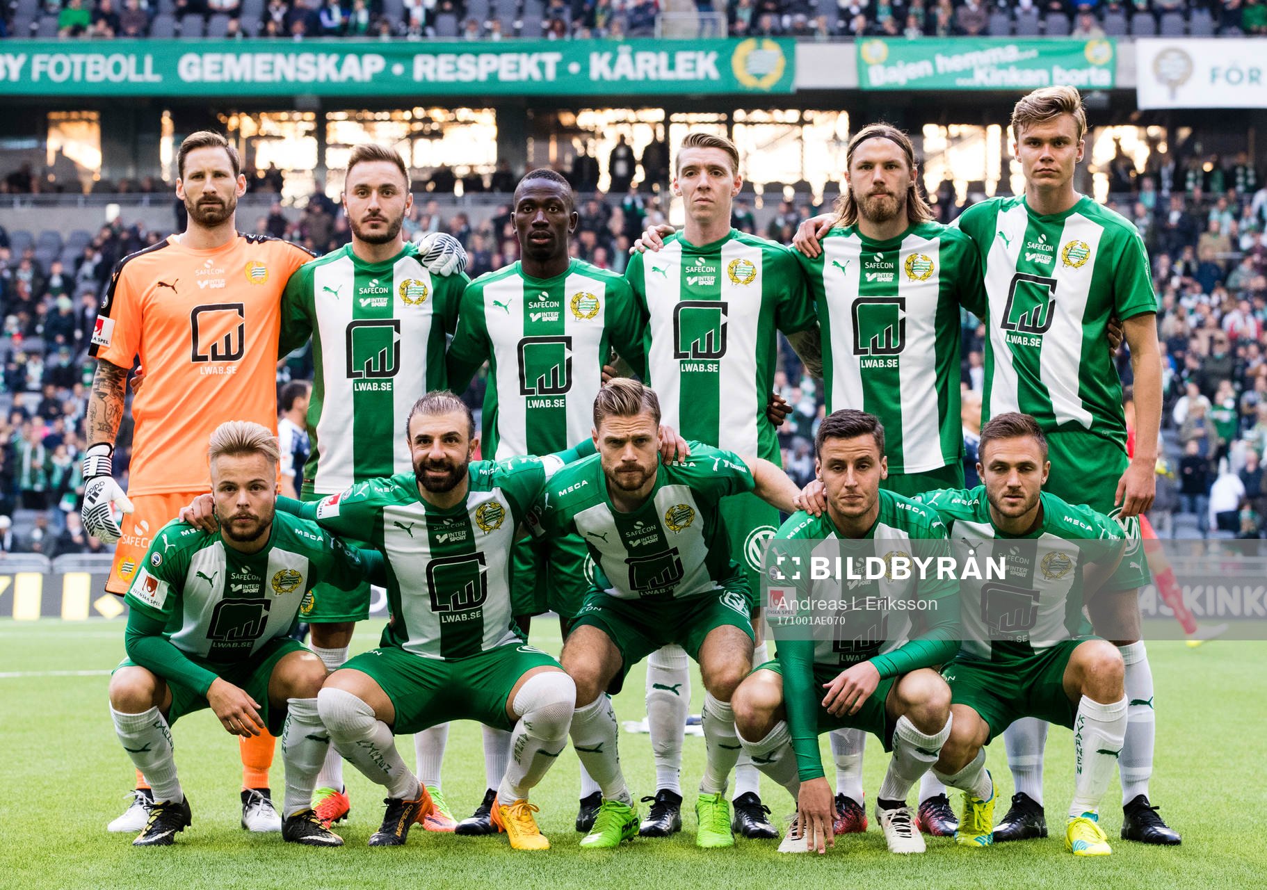 Hammarbys startelva innan fotbollsmatchen i Allsvenskan mellan Hammarby och Norrköping den 1 oktober 2017 i Stockholm. Övre raden från vänster: målvakt Johan Wiland, Muamer Tankovic, Pa Amat Dibba, Birkir Már Saevarsson, Björn Paulsen och Marcus Degerlund. Nedre raden från vänster: Sander Svendsen, Kennedy Bakircioglu, Arnór Smárason, Jeppe Andersen och Mats Solheim.