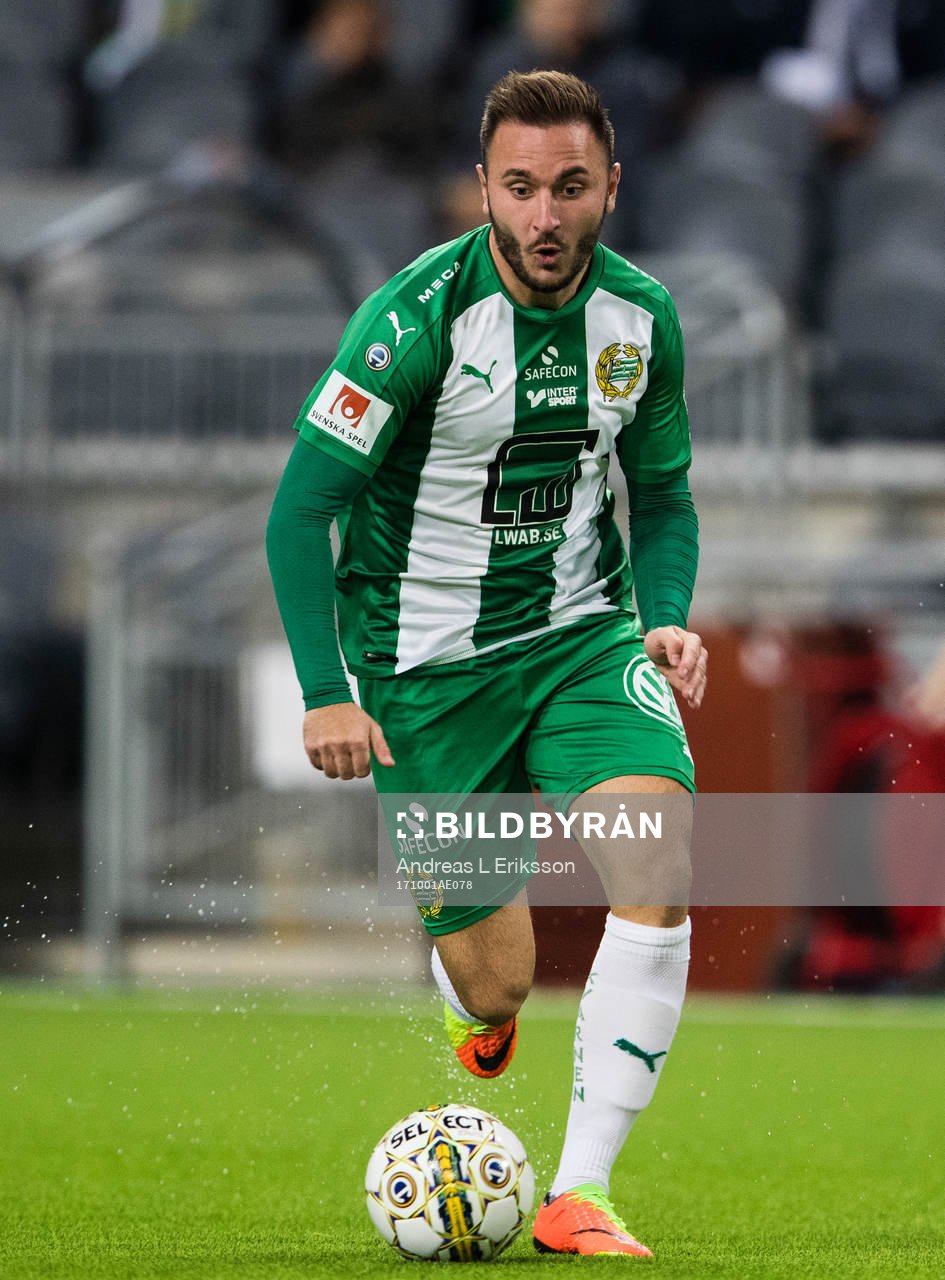 Hammarbys Muamer Tankovic med bollen