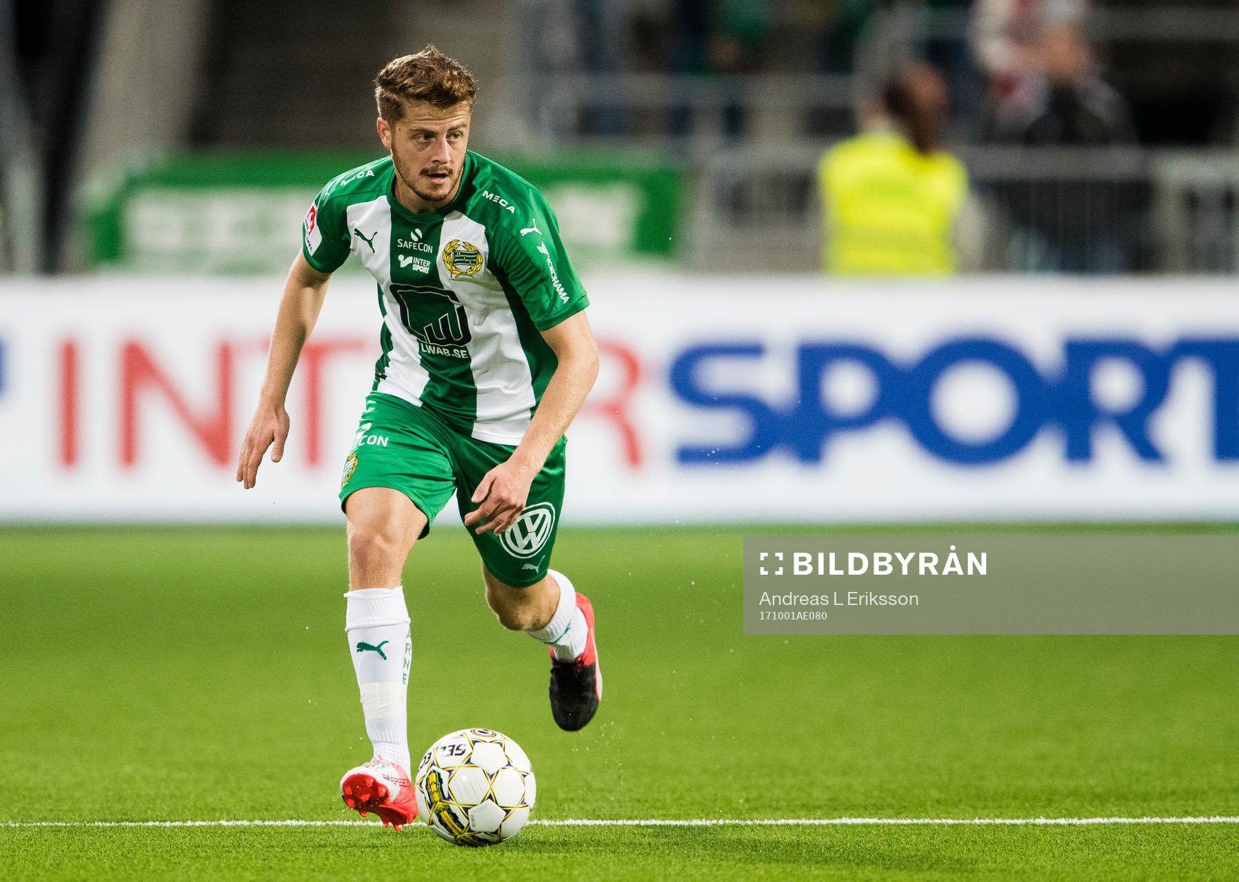 Hammarbys Rebin Asaad med bollen