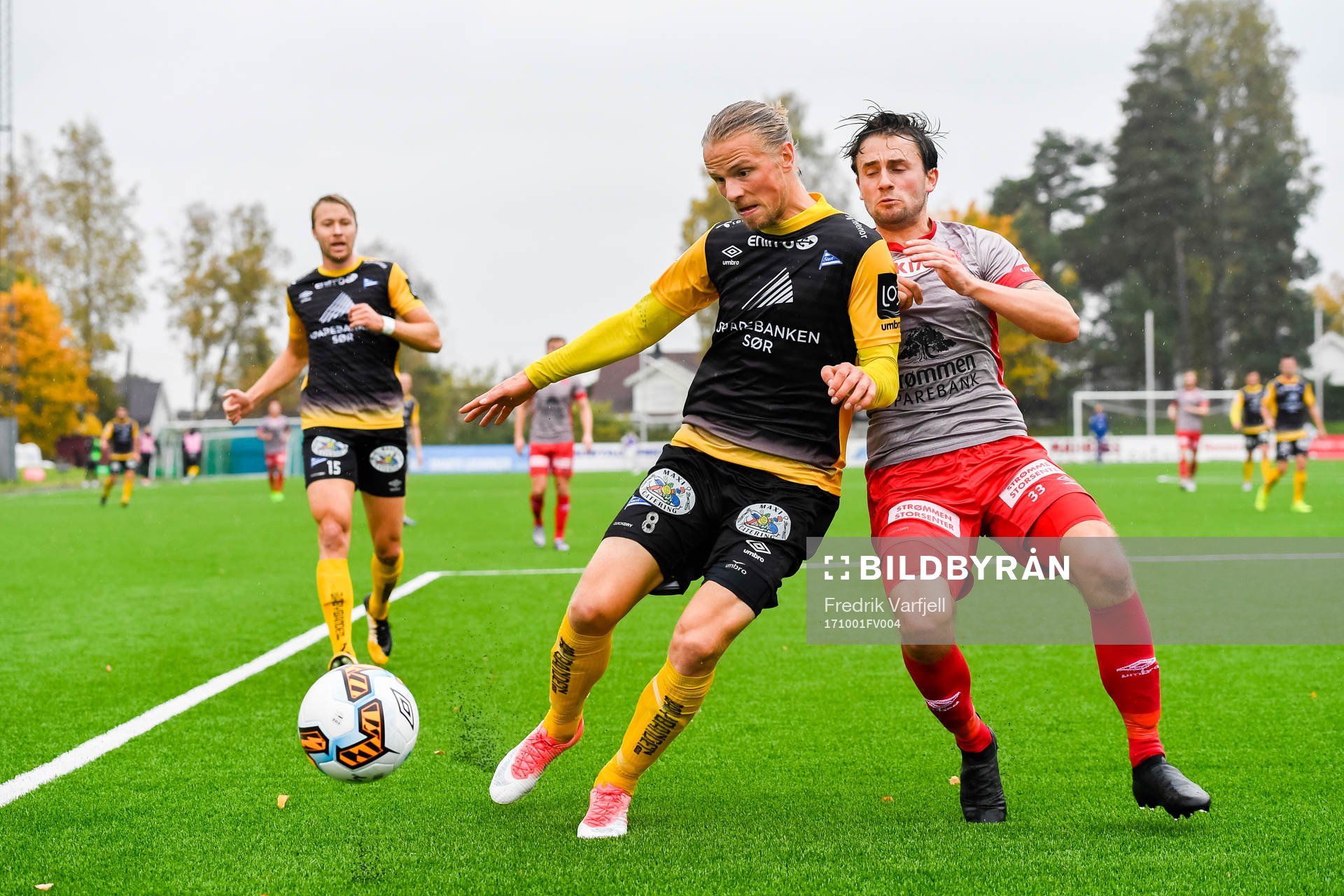 Tapio Heikkilä of Start and Martin Trøen of Strømmen