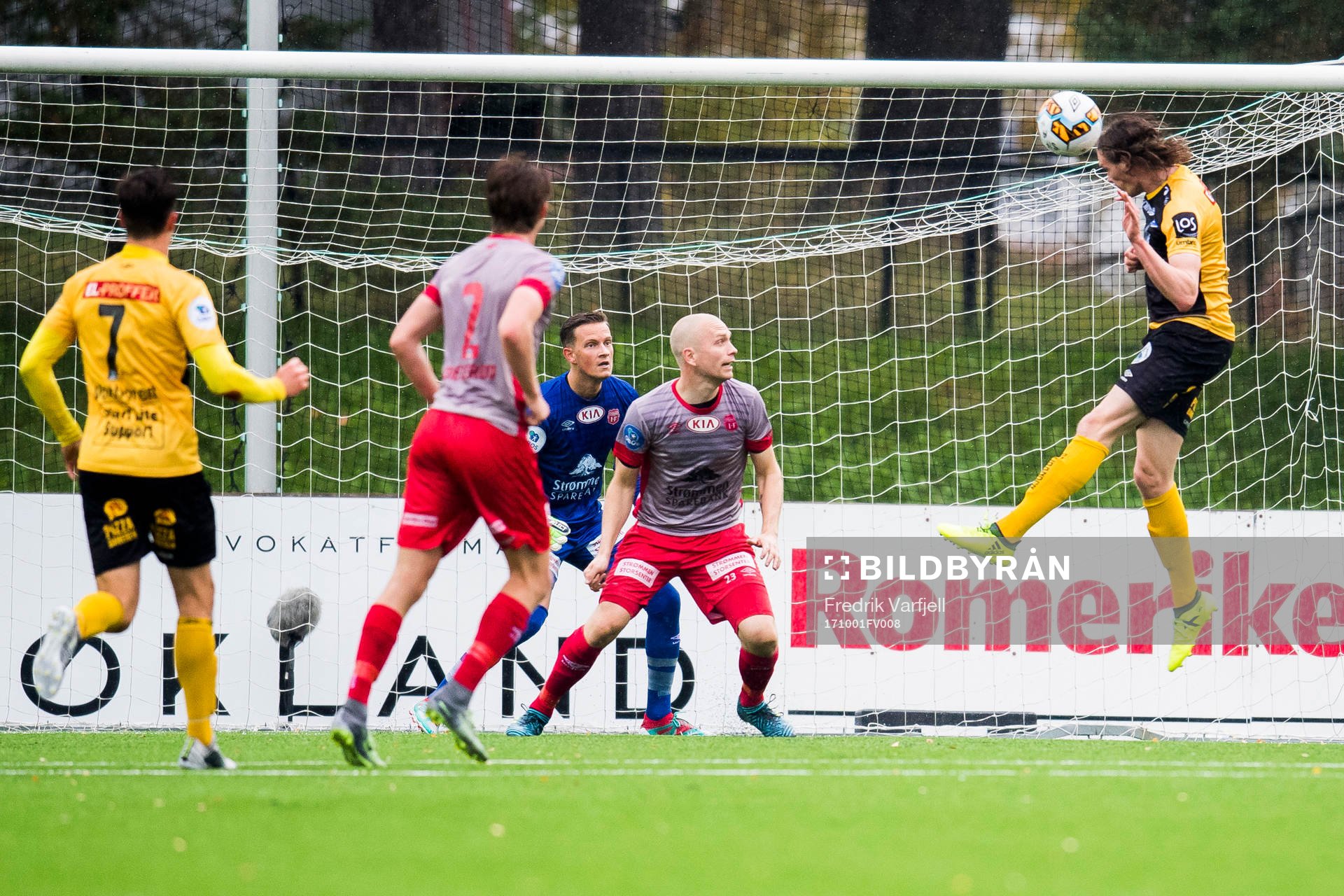 Kristjan Floki Finnbogason of Start scores 0-1 behind