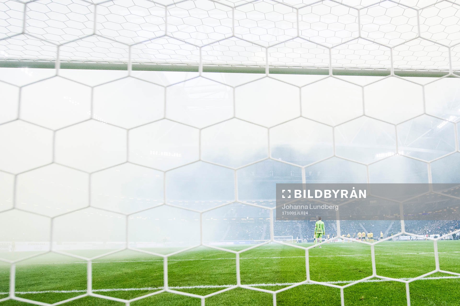 Matchen bryts tillfälligt pga rök