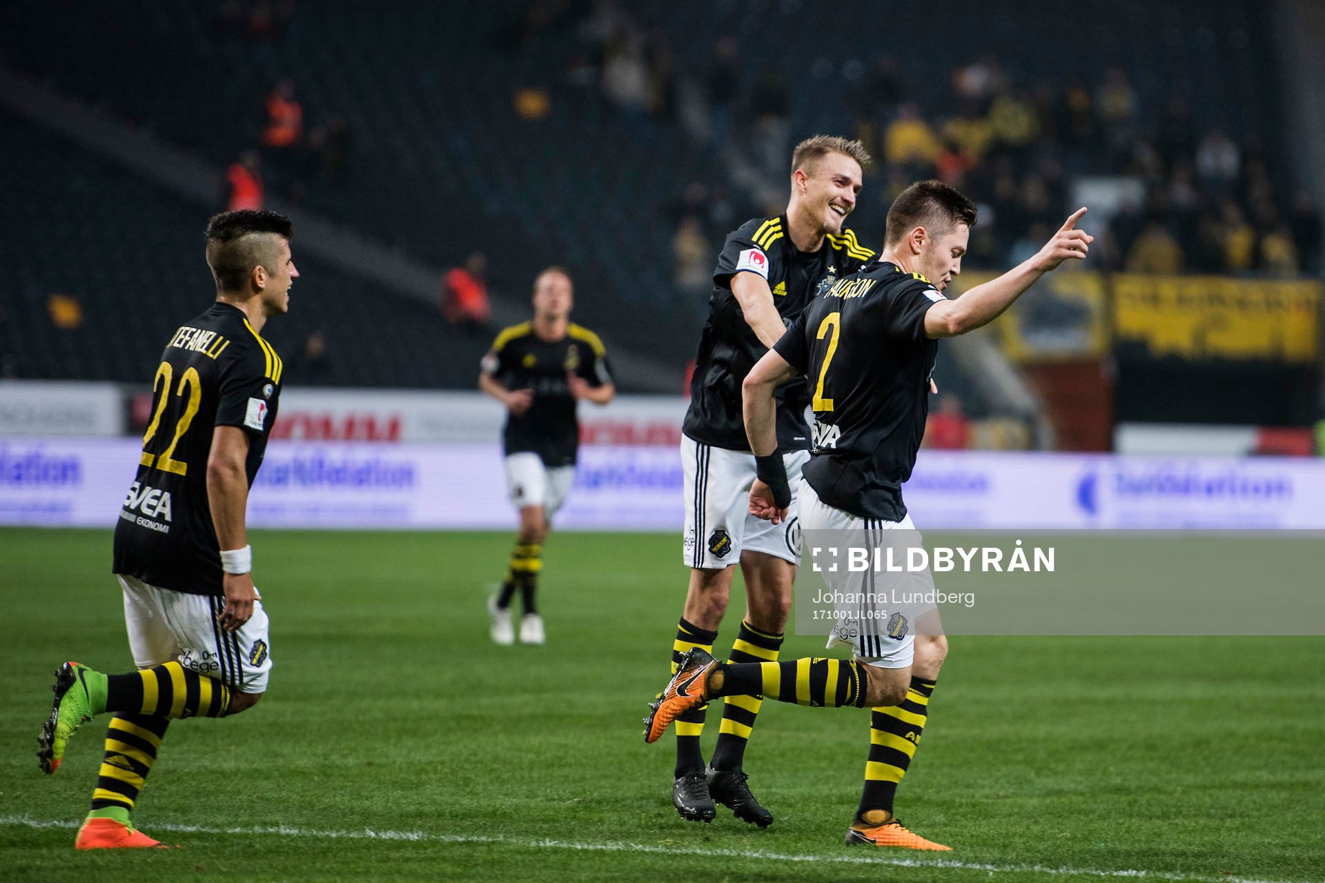 s Haukur Heidar Hauksson jublar