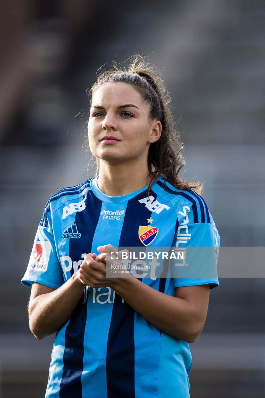Djurgårdens Johanna Rytting Kaneryd innan fotbollsmatchen
