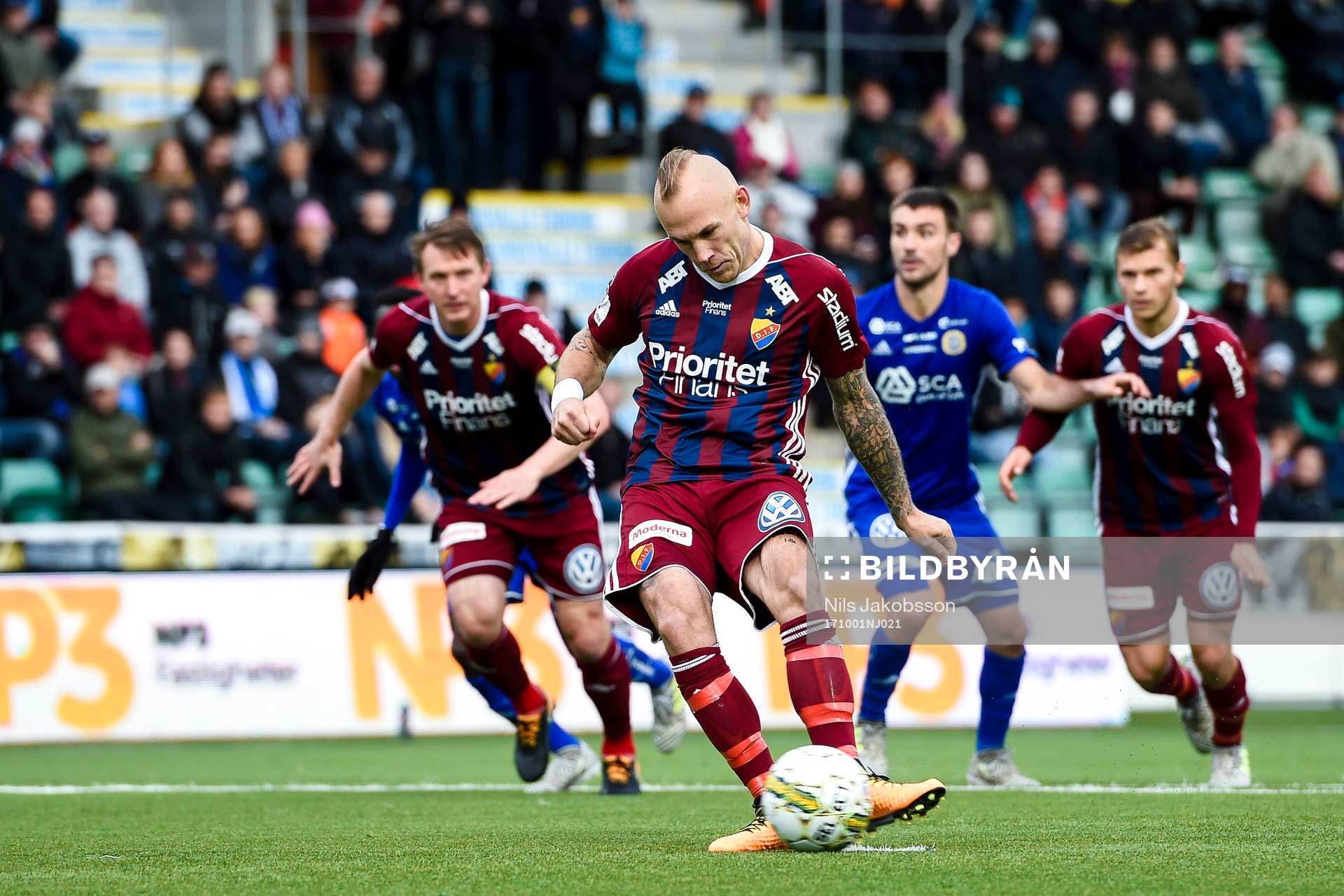 Djurgårdens Magnus Eriksson gör 4-0 på straff