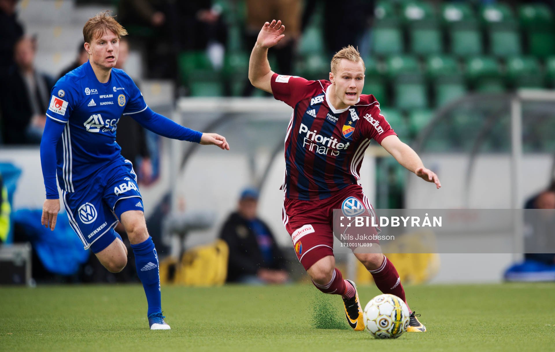 Sundsvalls Eric Björkander och Djurgårdens Gustav Engvall