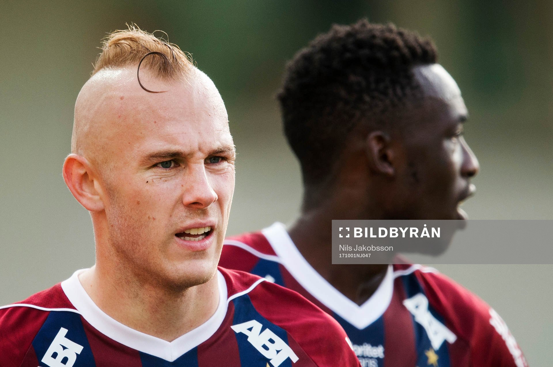 Djurgårdens Magnus Eriksson och Philana Tinotenda Kadewere