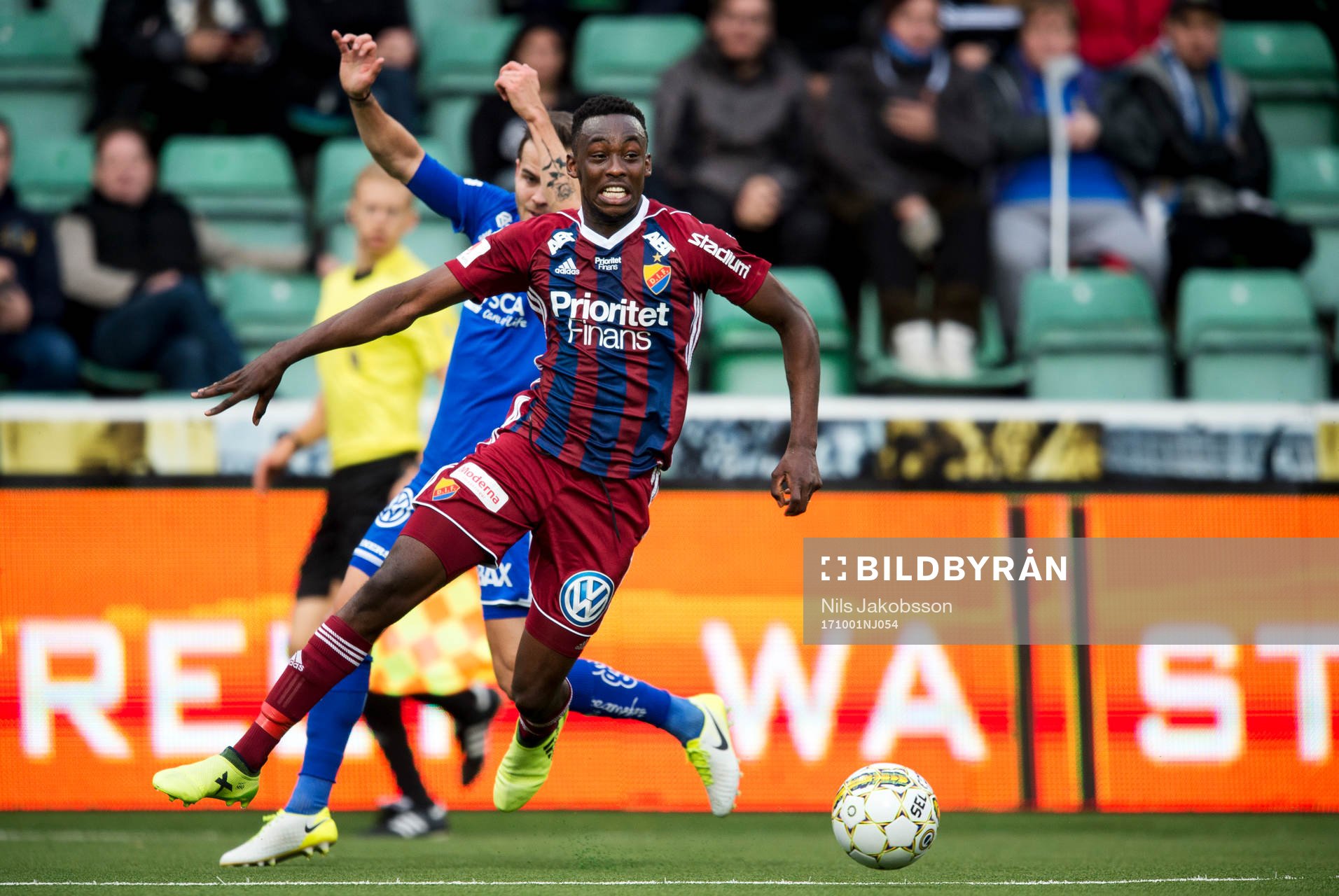 Djurgårdens Philana Tinotenda Kadewere kommer precis