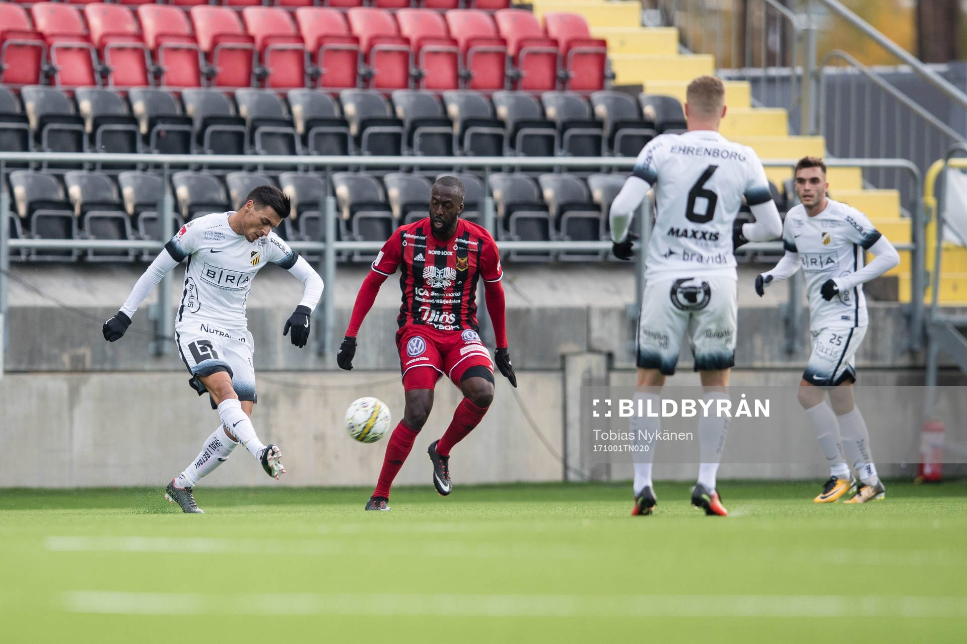 Häckens Ahmed Yasin mot Östersunds Ronald Mukiibi