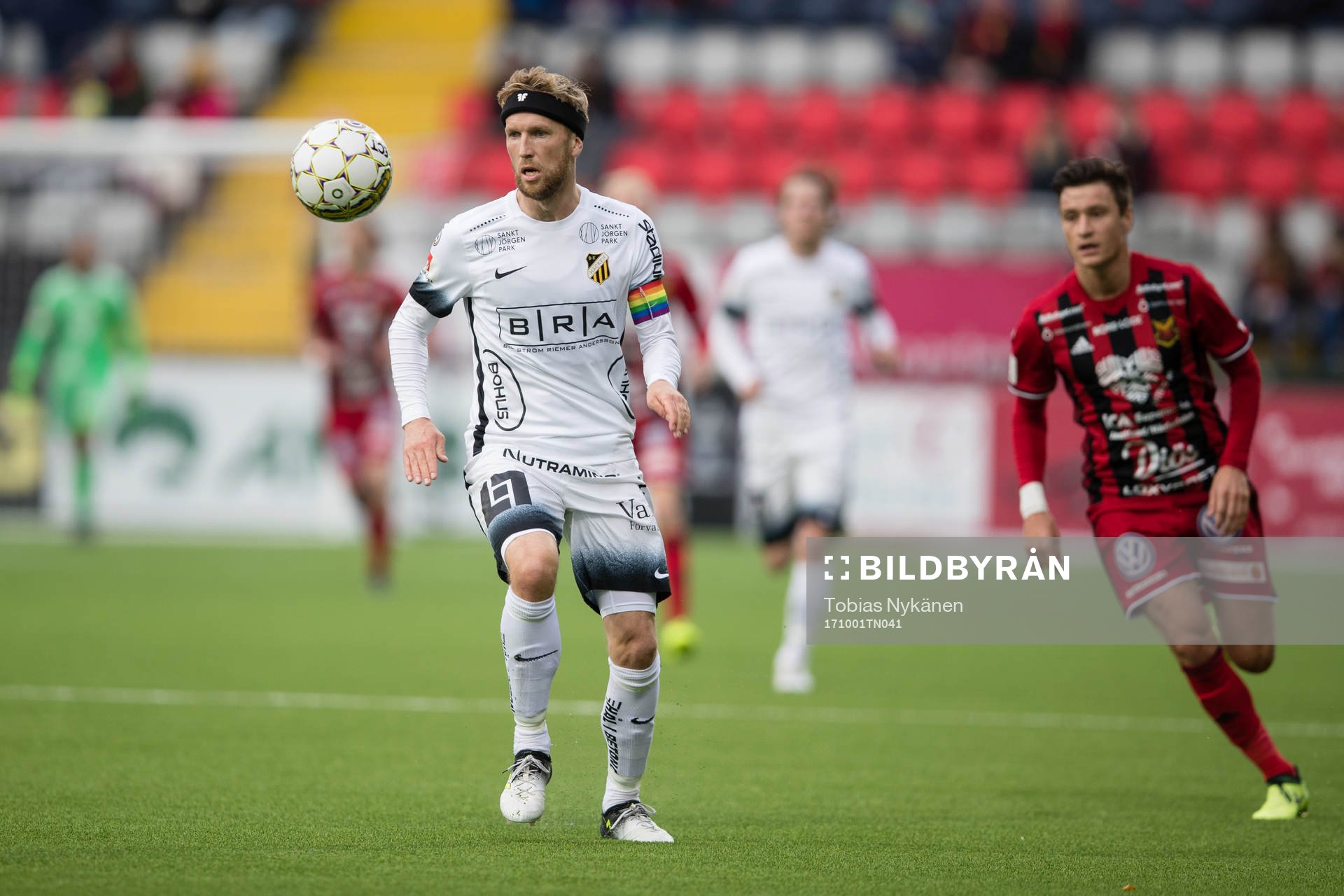 Häckens Rasmus Lindgren mot Östersunds Jamie Hopcutt