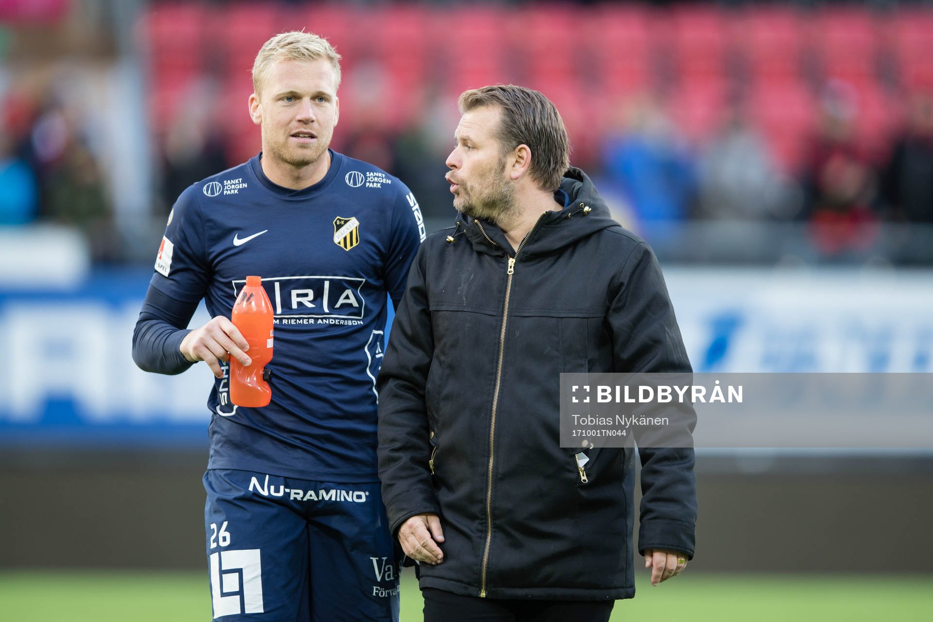 Häckens målvakt Peter Abrahamsson och tränare Mikael