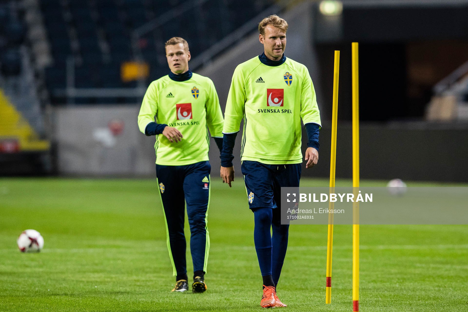 Sveriges Viktor Claesson och Sveriges Ola Toivonen