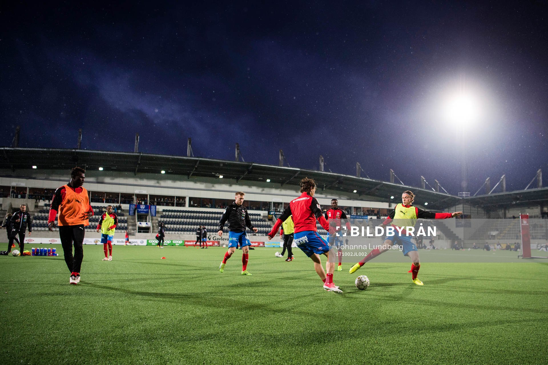 Helsingborgs spelare värmer upp på Gavelvallen