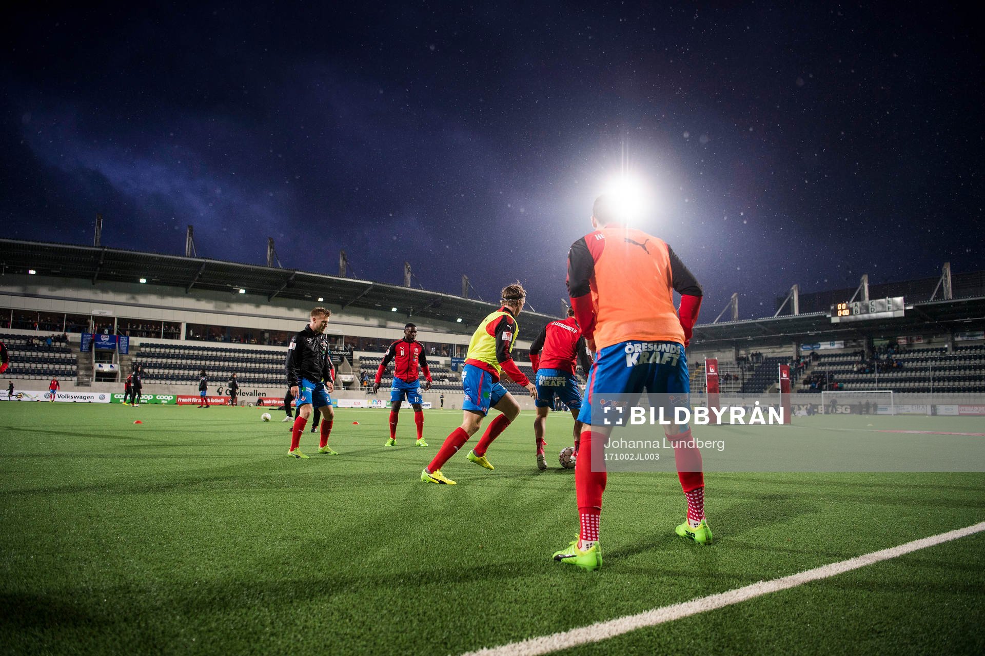 Helsingborgs spelare värmer upp på Gavelvallen