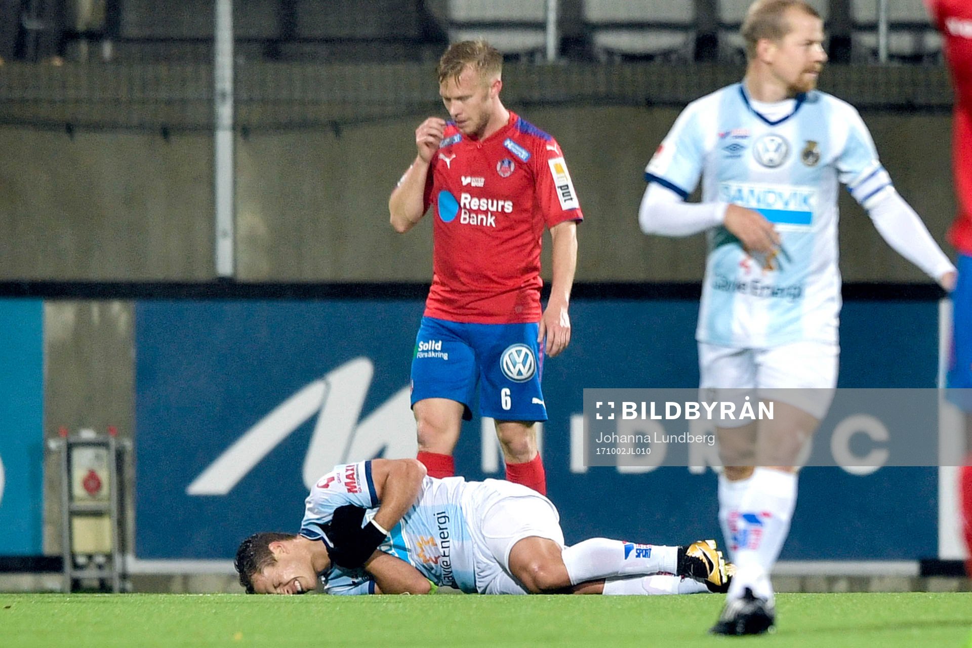Gefles Bajram Ajeti grinar illa under fotbollsmatchen i Superettan mellan Gefle och Helsingborg den 2 oktober 2017 i Gävle.