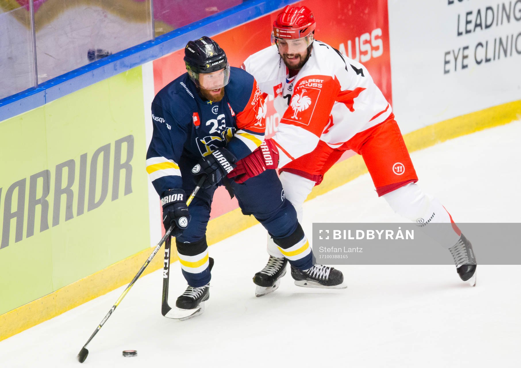 HV71 Robin Figren of HV71 against Bohumil Jank
