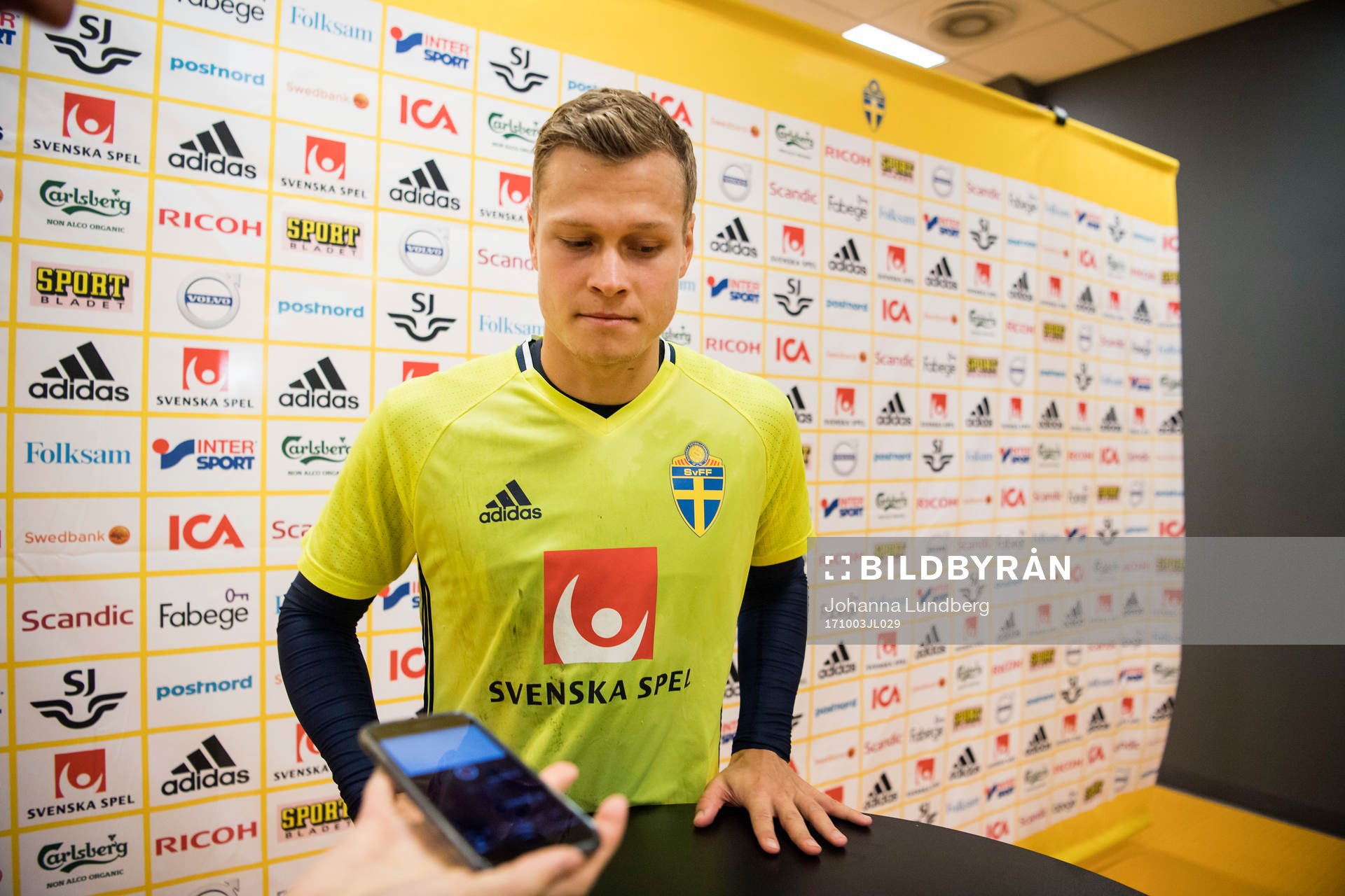 Viktor Claesson i mixed zone