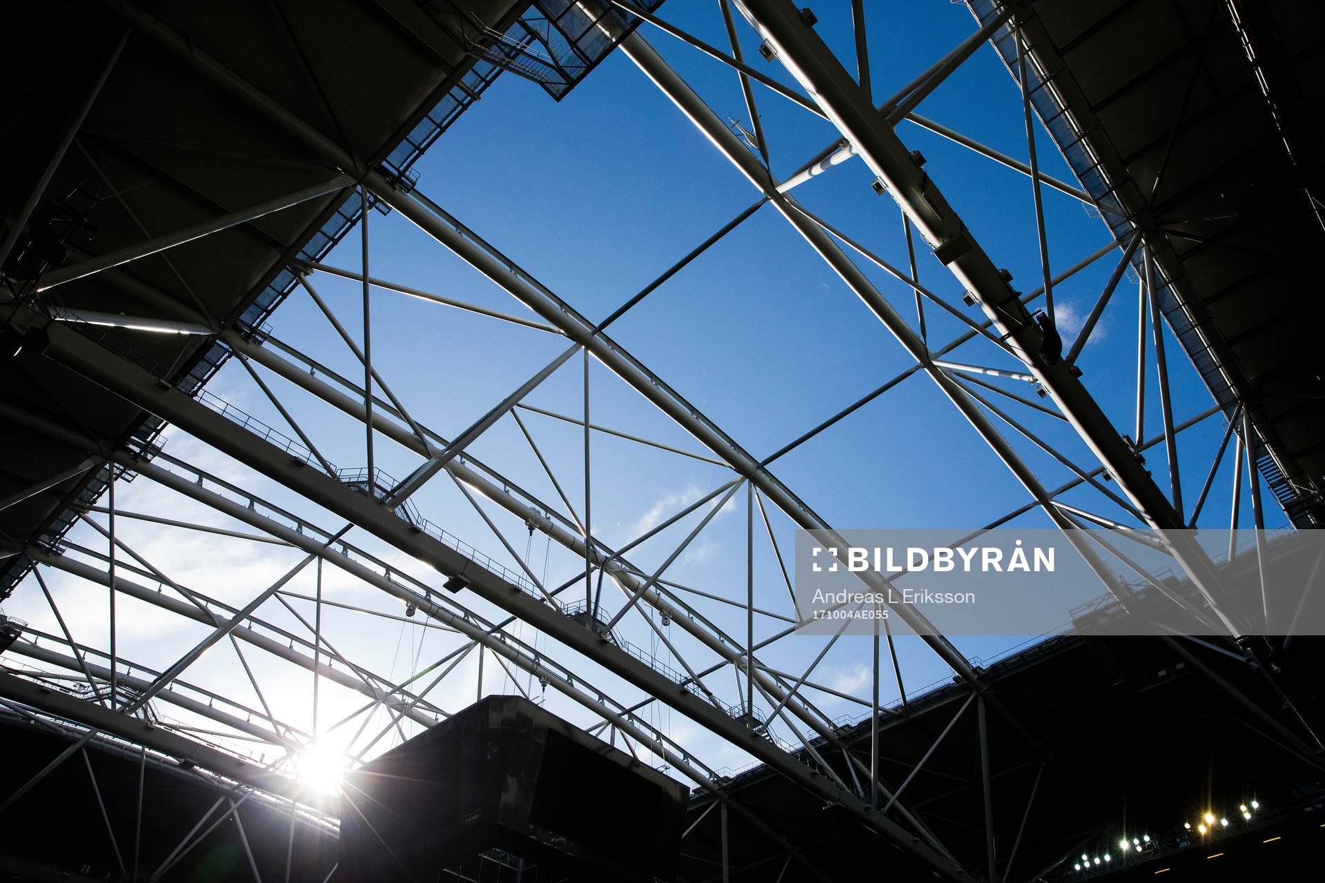 Öppet tak på Friends Arena