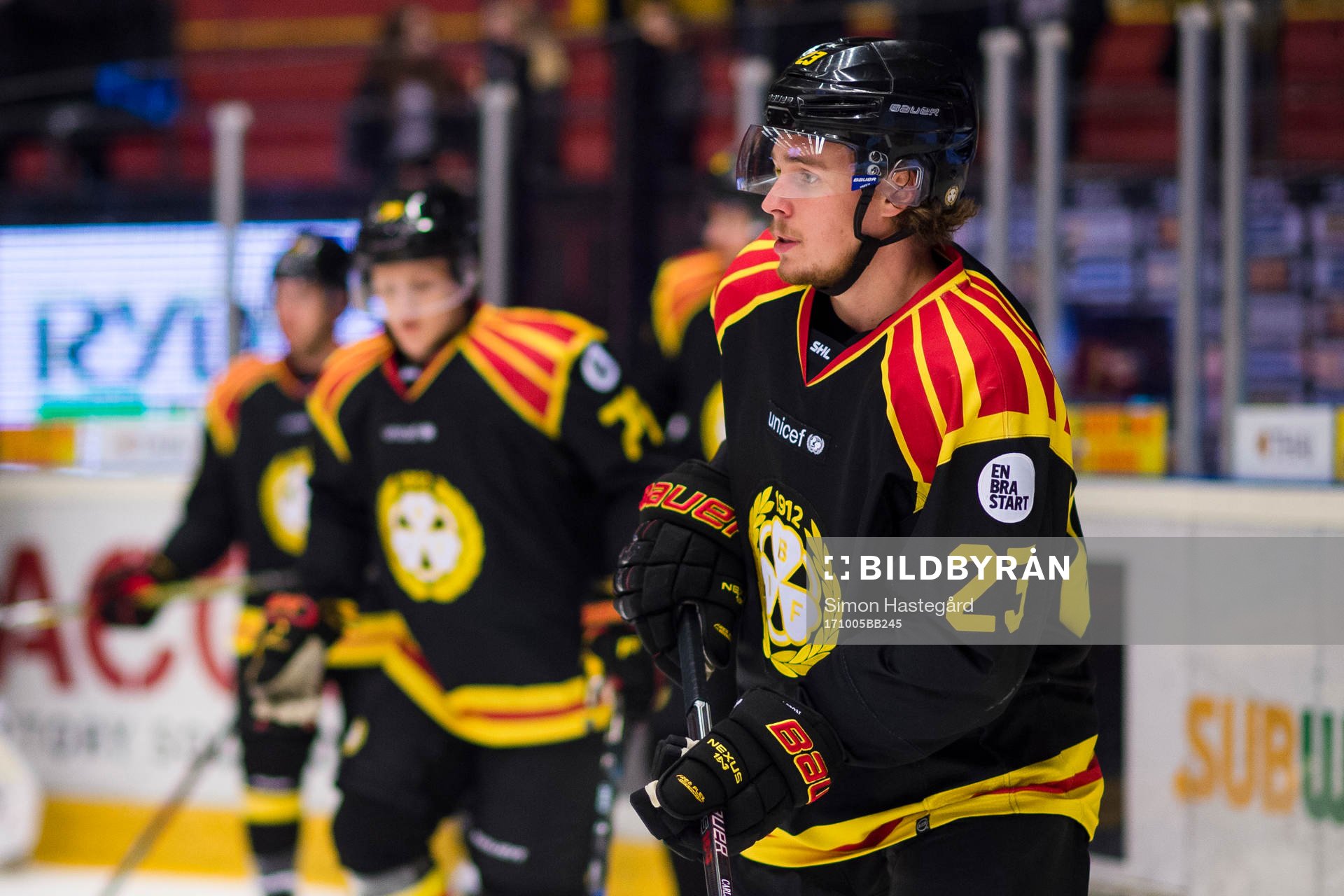 Brynäs Lucas Carlsson före ishockeymatchen i SHL mellan