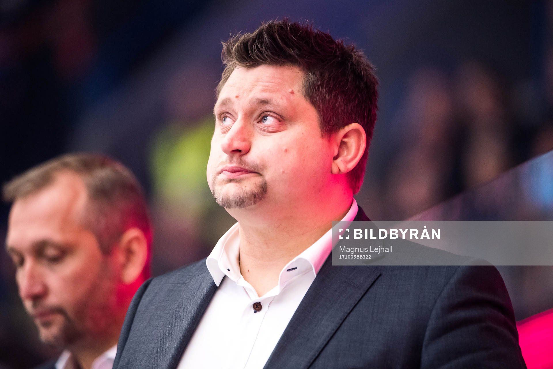 Moras tränare Mattias Karlin deppar
