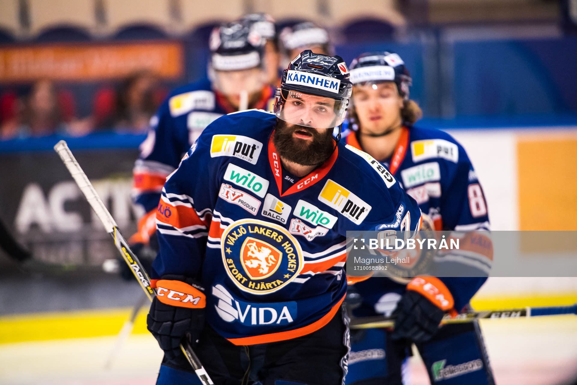 Växjös Linus Fröberg  jublar med lagkamrater
