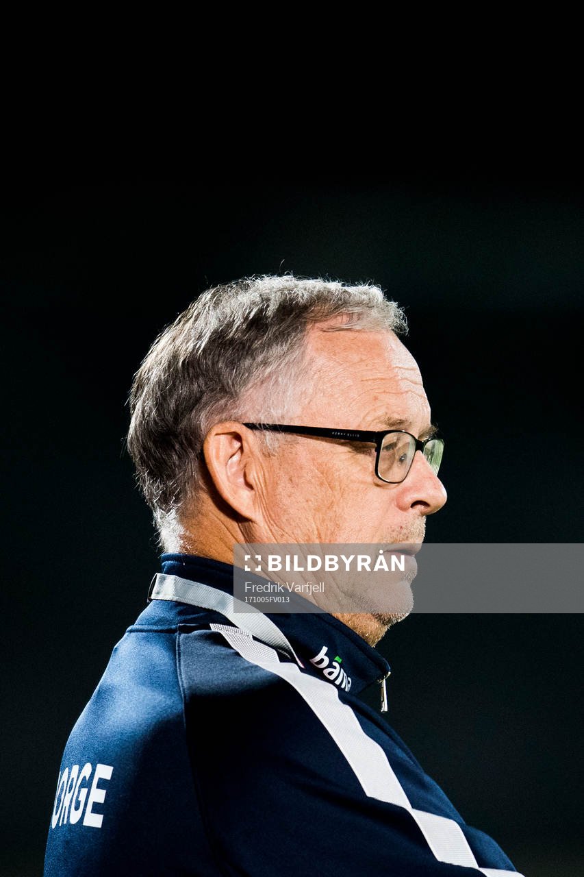 Lars Lagerbäck, head coach of Norway, watches the warm up