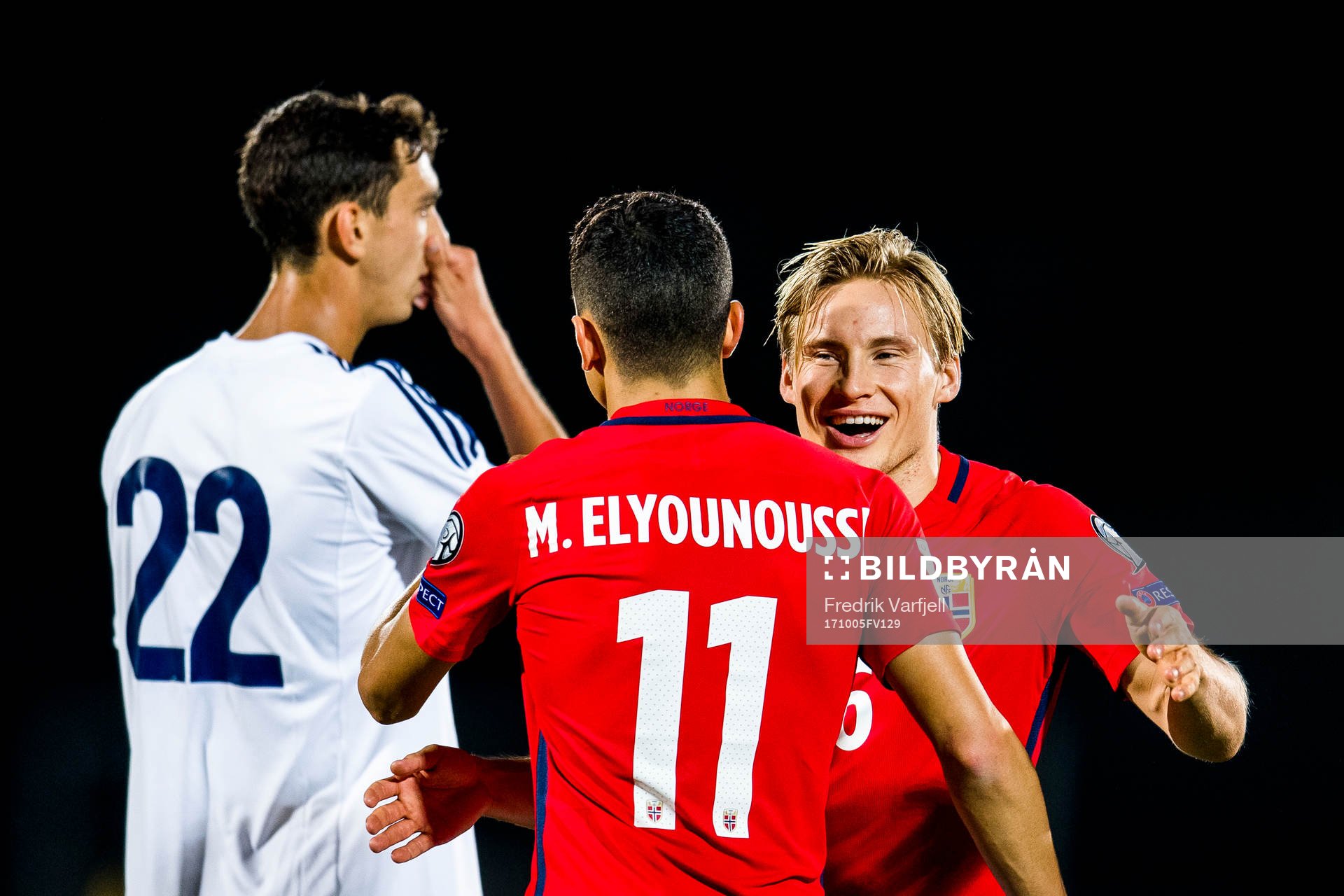 Mohamed Elyounoussi of Norway celebrates with his teammate