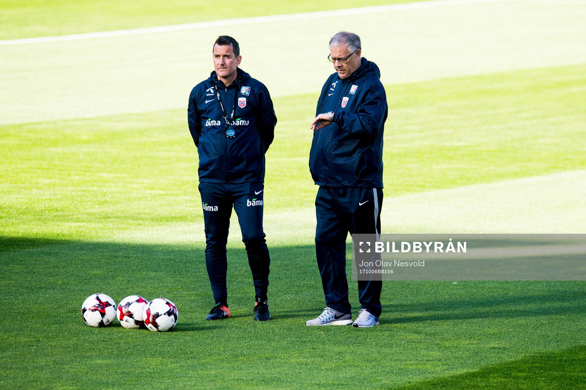 Per Joar Hansen, assistant coach, and Lars Lagerbäck, head