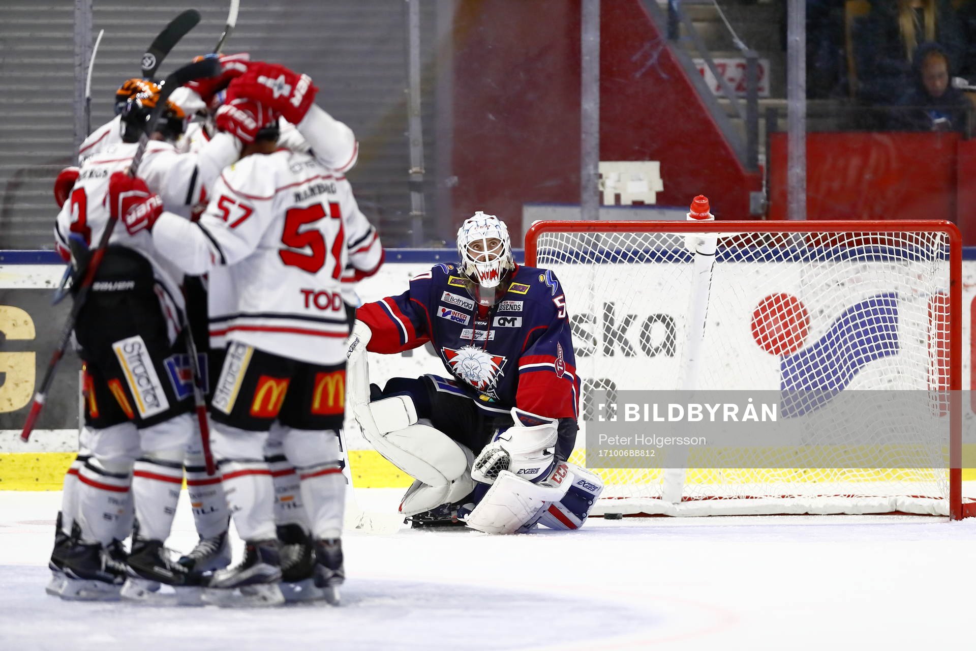 Linköpings målvakt Jonas Gustavsson deppar