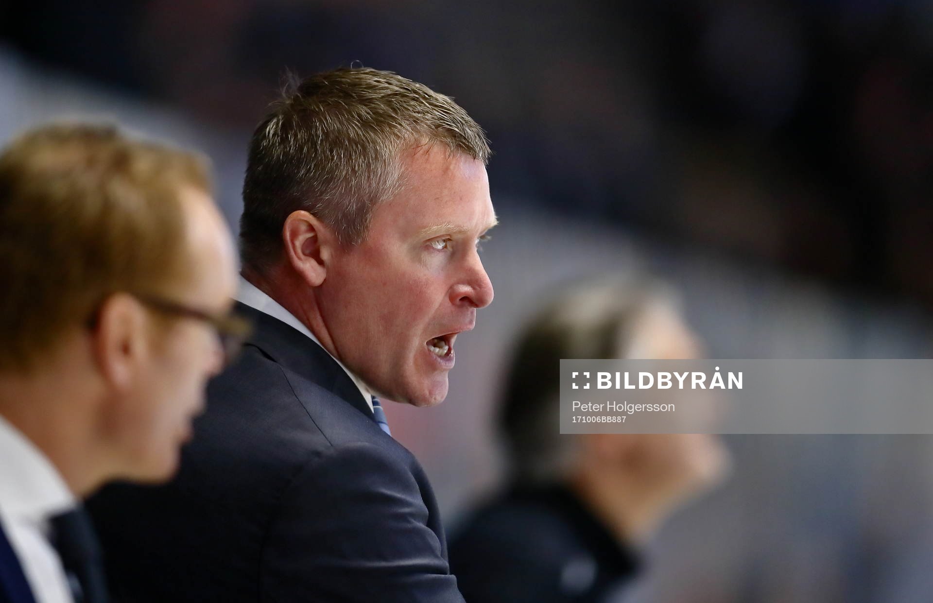 Örebros tränare Niklas Sundblad reagerar