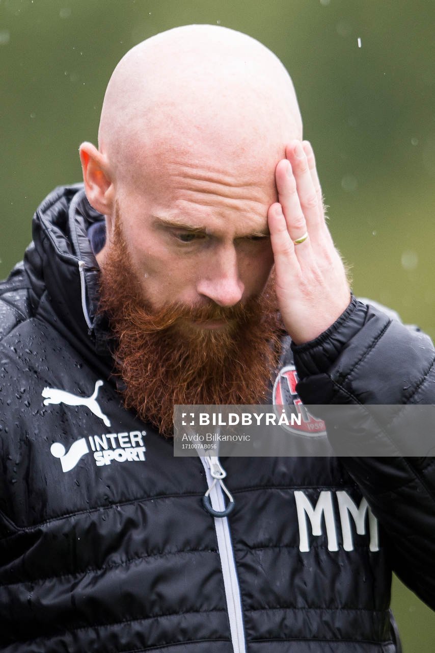 Hittarps tränare Max Mölder deppar