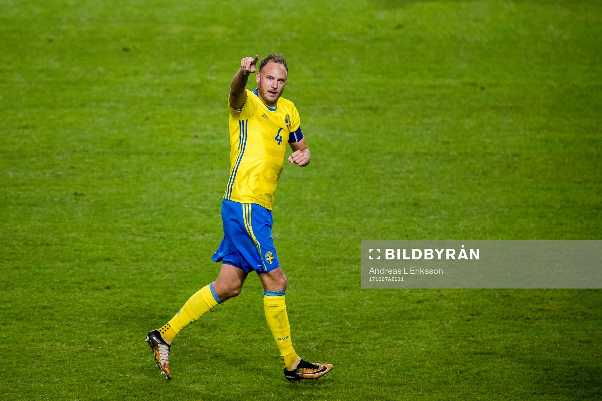 Sveriges Andreas Granqvist jublar