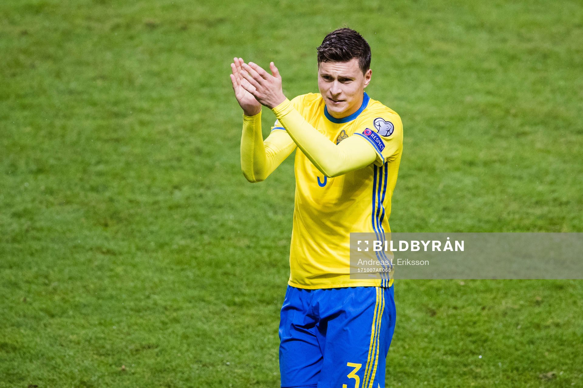 Sveriges Victor Nilsson Lindelöf jublar efter VM-kvalmatchen i fotboll mellan Sverige och Luxemburg den 7 oktober 2017 i Stockholm.