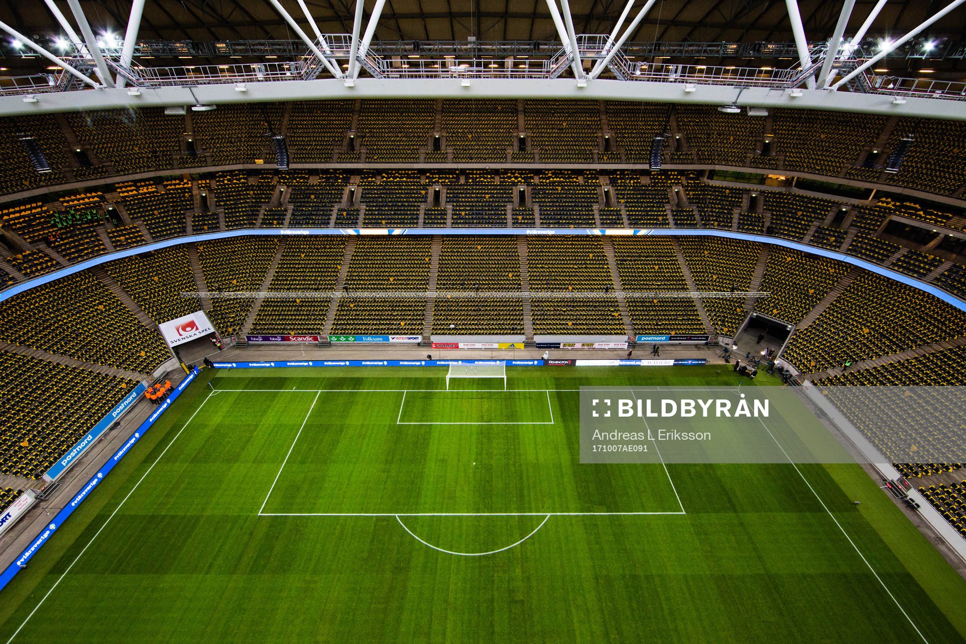 Interiör av Friends Arena innan VM-kvalmatchen i fotboll